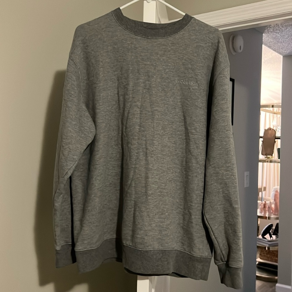 Gray men’s Columbia pullover! Large! Used! Good condition!